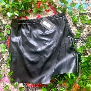 PrettyLittleThing Mini Wrap